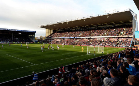 世界杯最新赛程曝光，传统豪门遭遇魔鬼分组（世界杯赛程新鲜出炉，老牌劲旅陷入死亡之组）