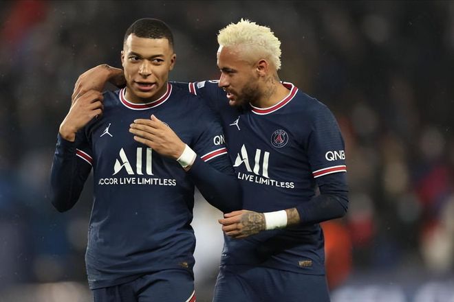 2025赛季中超客场积分前5：海港15战11胜高居第一，申花第二（中超2025赛季客场积分榜前五：海港15客11胜领跑，申花位列第二）