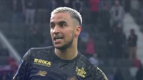 3C：骨上的钢板是我考虑退役原因之一；弗里克说表现好能抽烟（3C坦言骨内钢板让他考虑退役；弗里克：表现好就能抽烟）