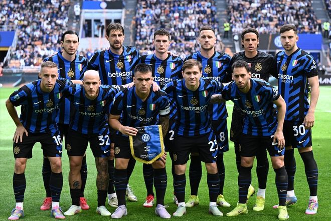 阿达尼：阿根廷并非世界杯夺冠最大热门；罗德里比佩德里重要（阿达尼：阿根廷不是世界杯头号夺冠热门，罗德里比佩德里更关键）