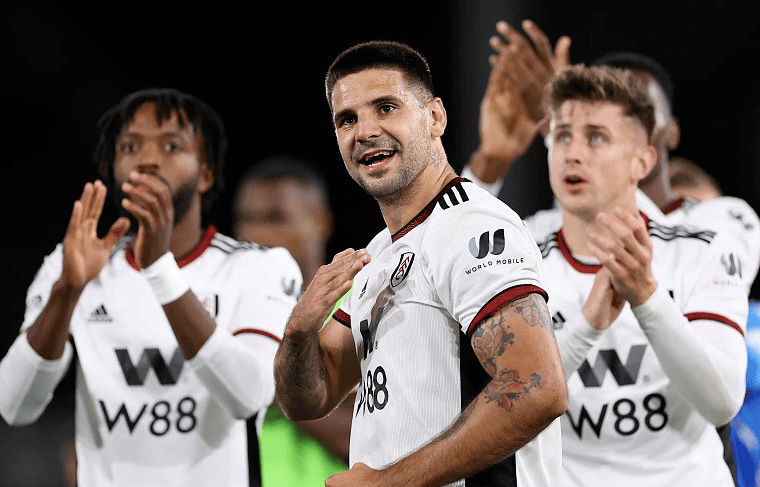 利物浦边锋强势发挥主宰比赛（利物浦翼锋火力全开统治全场）